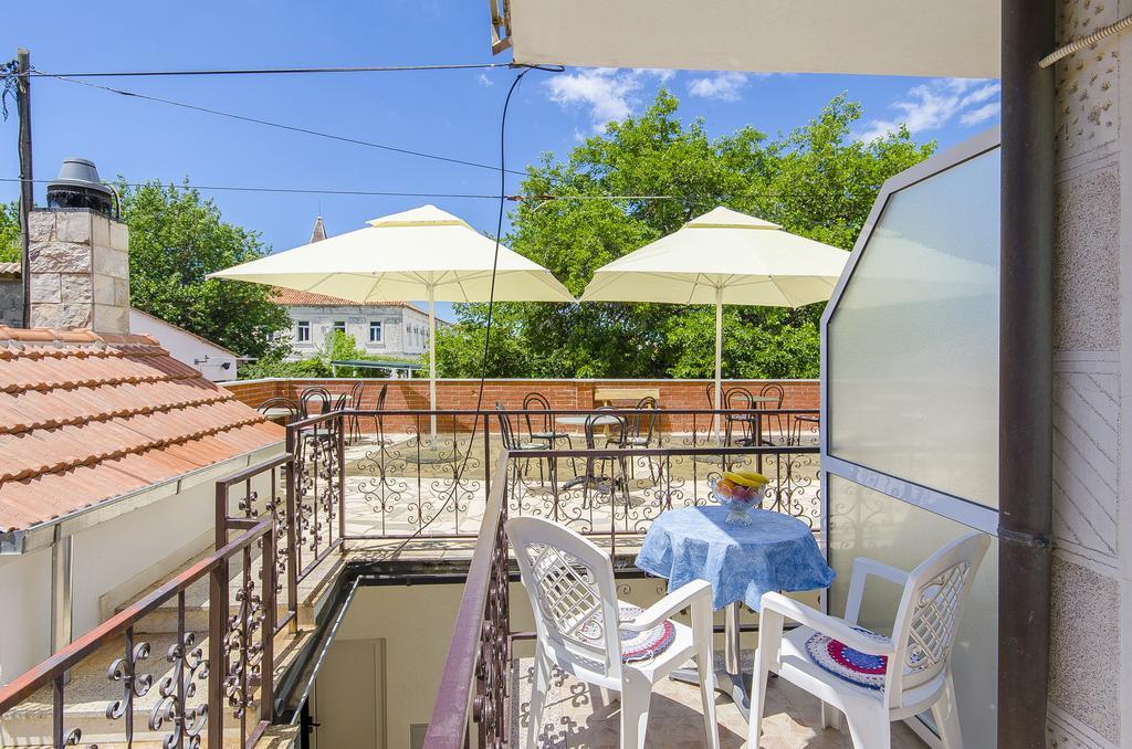 Apartments And Rooms Iva Trogir Exterior photo